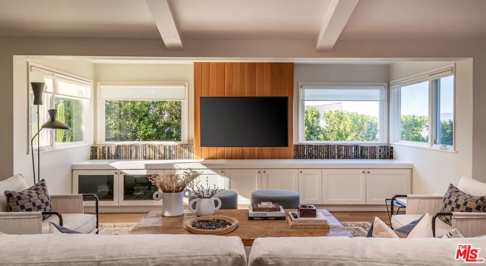 12047 Summit Circle Beverly Hills, CA 90210