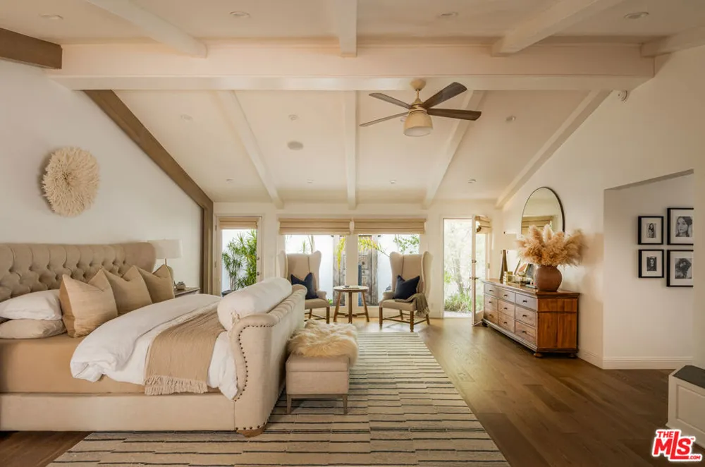 12047 Summit Circle Beverly Hills, CA 90210