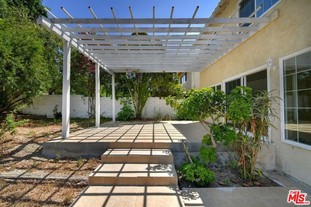 16511 Halsey Street Granada Hills, CA 91344