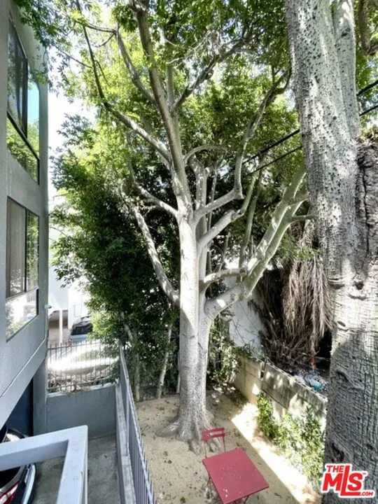 922 Hudson Avenue #1 Los Angeles, CA 90038