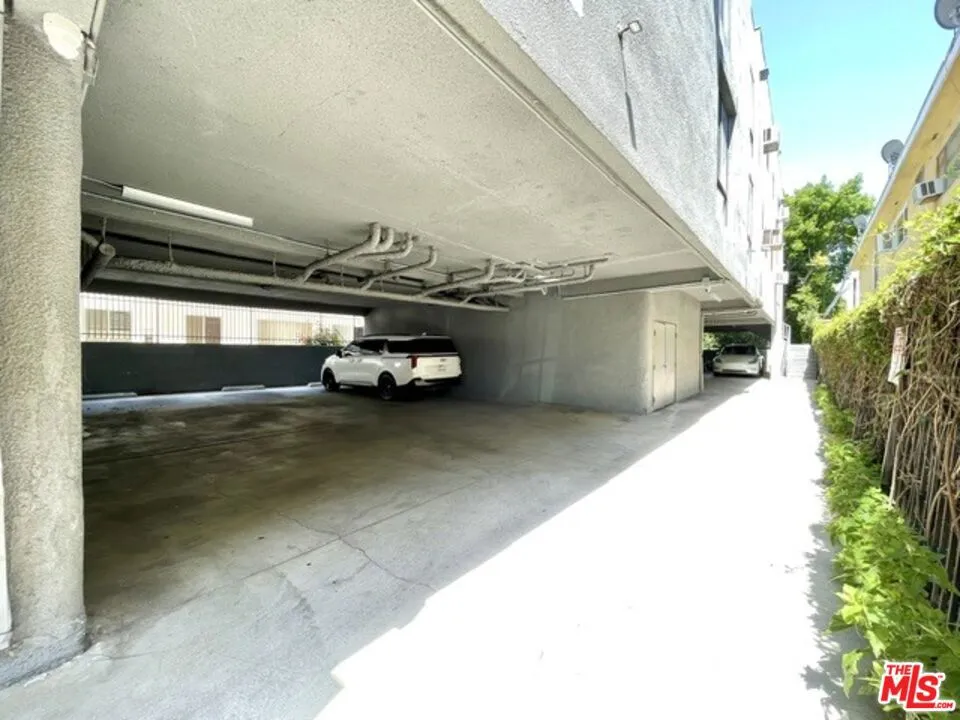 922 Hudson Avenue #1 Los Angeles, CA 90038
