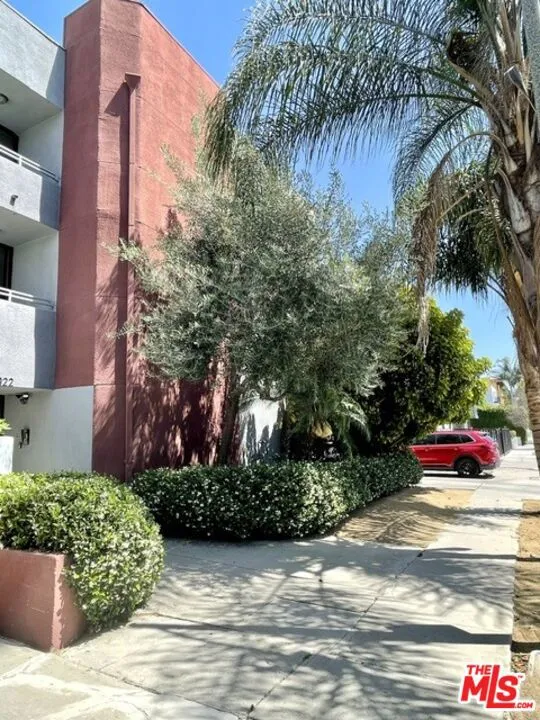 922 Hudson Avenue #1 Los Angeles, CA 90038