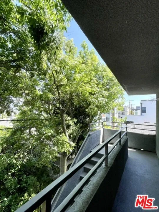 922 Hudson Avenue #1 Los Angeles, CA 90038