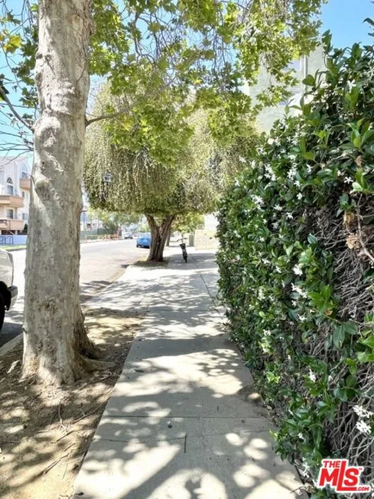 922 Hudson Avenue #1 Los Angeles, CA 90038