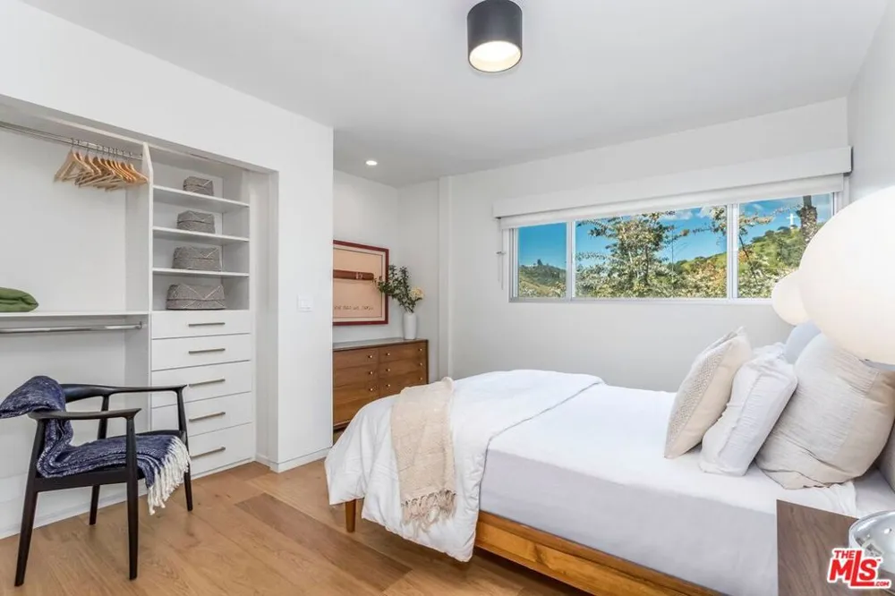 6826 Iris Circle Los Angeles, CA 90068