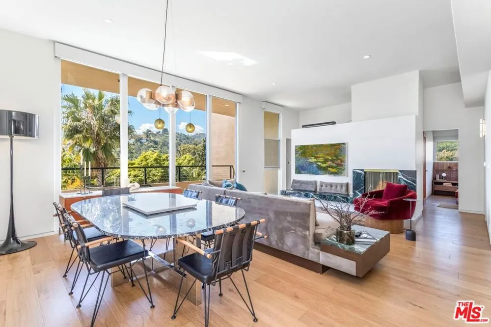 6826 Iris Circle Los Angeles, CA 90068