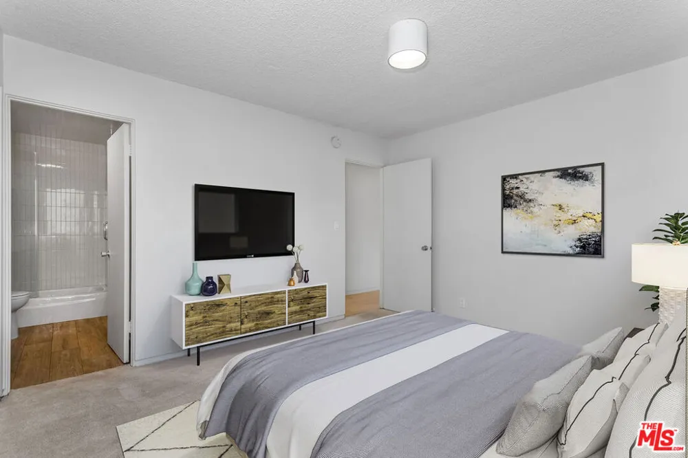 6826 Iris Circle Los Angeles, CA 90068