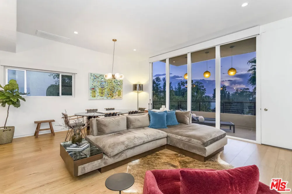 6826 Iris Circle Los Angeles, CA 90068