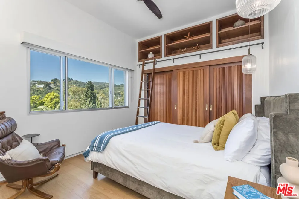 6826 Iris Circle Los Angeles, CA 90068