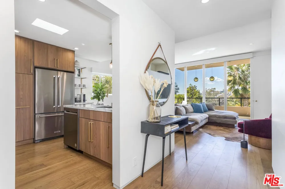 6826 Iris Circle Los Angeles, CA 90068