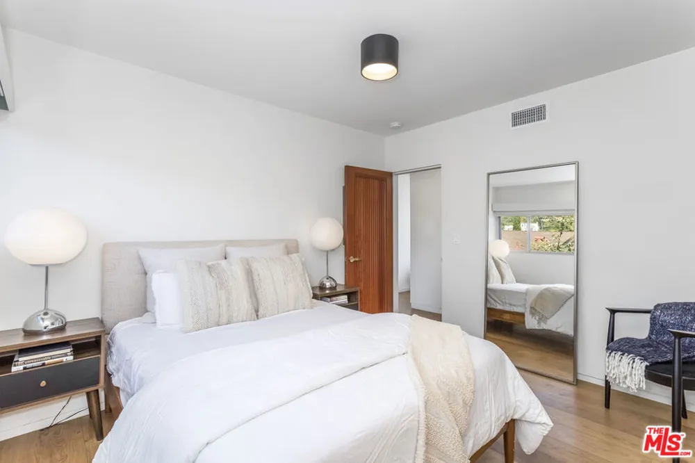 6826 Iris Circle Los Angeles, CA 90068