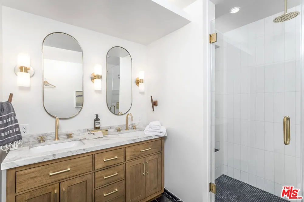 6826 Iris Circle Los Angeles, CA 90068