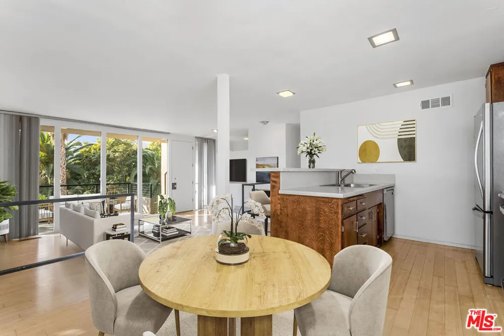 6826 Iris Circle Los Angeles, CA 90068
