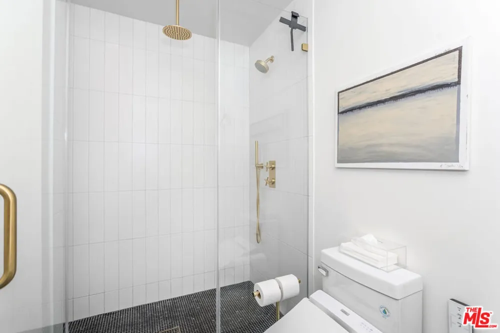6826 Iris Circle Los Angeles, CA 90068