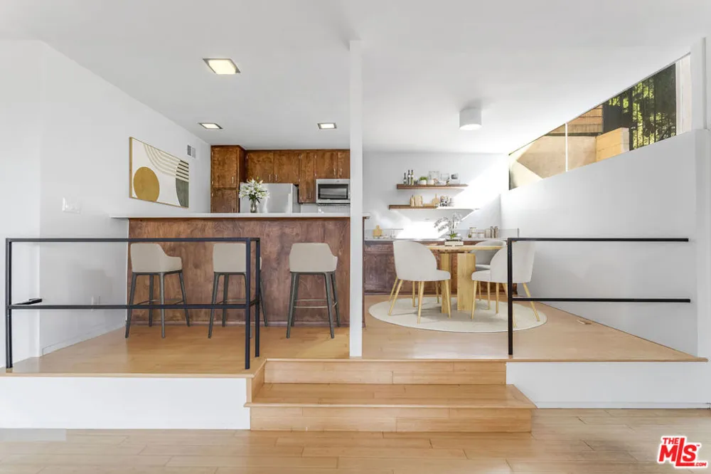 6826 Iris Circle Los Angeles, CA 90068
