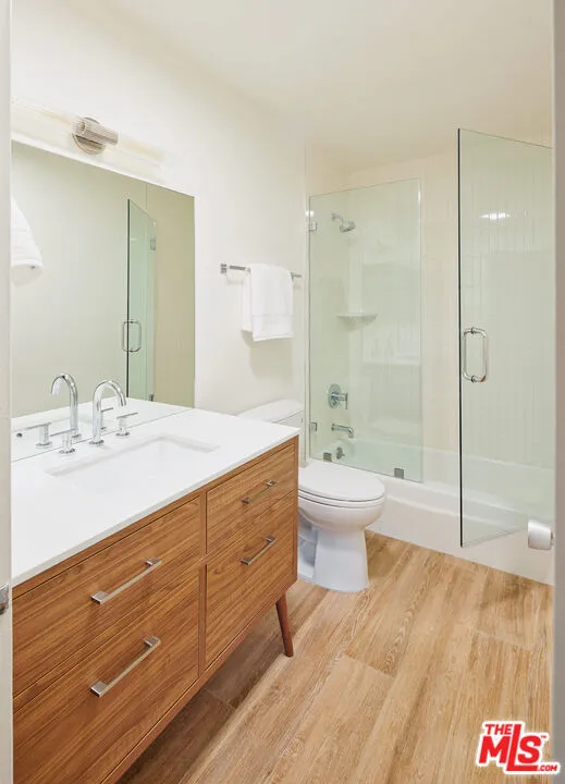 6826 Iris Circle Los Angeles, CA 90068