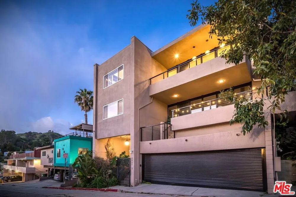 6826 Iris Circle Los Angeles, CA 90068