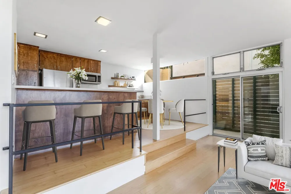 6826 Iris Circle Los Angeles, CA 90068