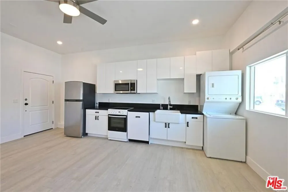 7929 Blackburn Avenue #7 Los Angeles, CA 90048