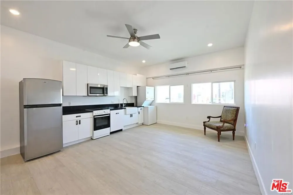7929 Blackburn Avenue #7 Los Angeles, CA 90048