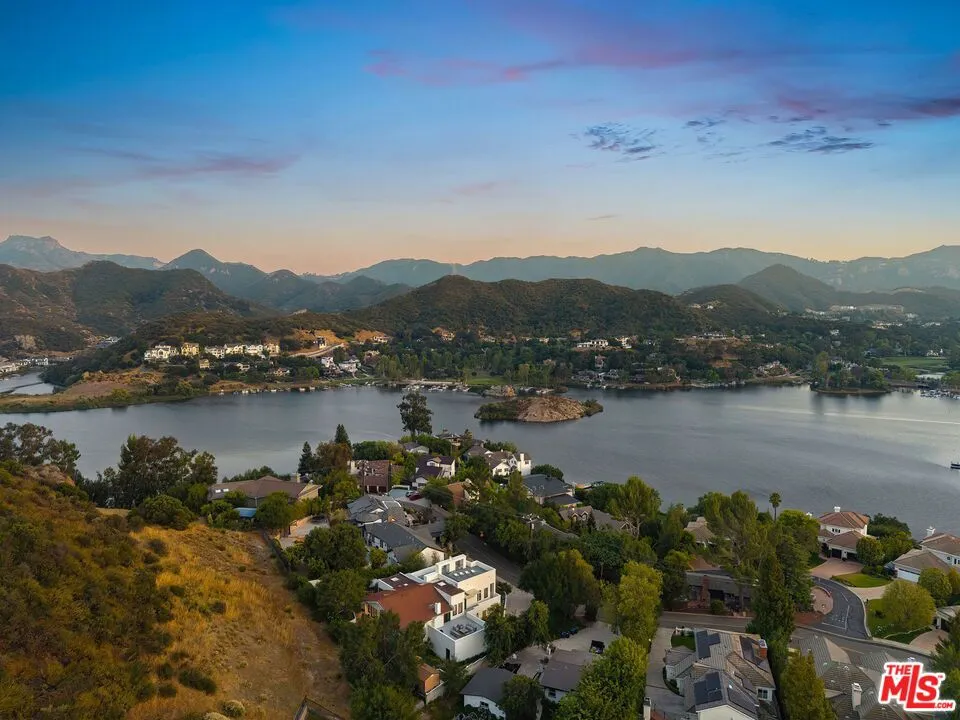 283 Lake Sherwood Drive Lake Sherwood, CA 91361