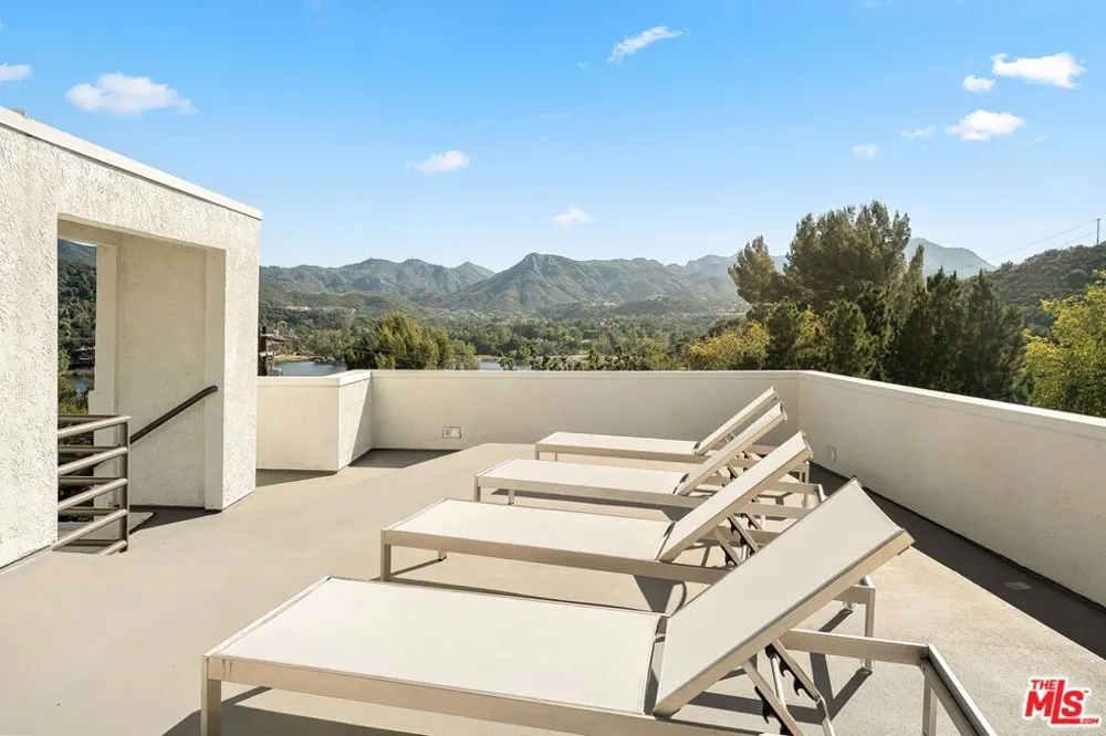 283 Lake Sherwood Drive Lake Sherwood, CA 91361
