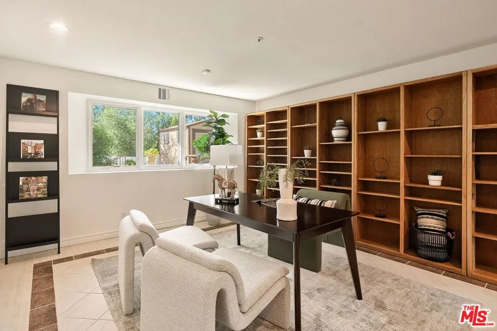 283 Lake Sherwood Drive Lake Sherwood, CA 91361