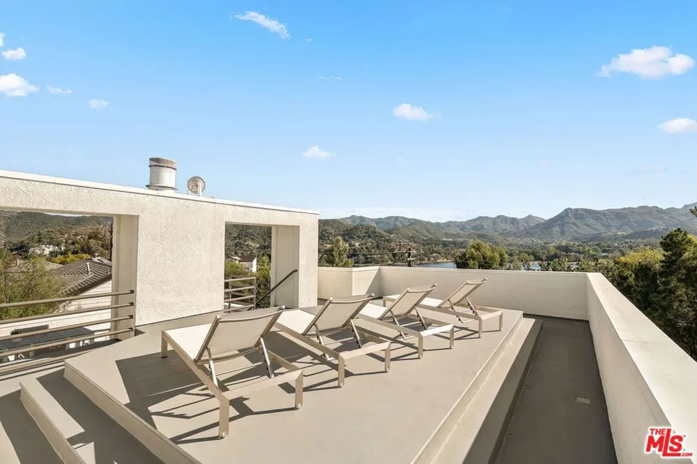 283 Lake Sherwood Drive Lake Sherwood, CA 91361