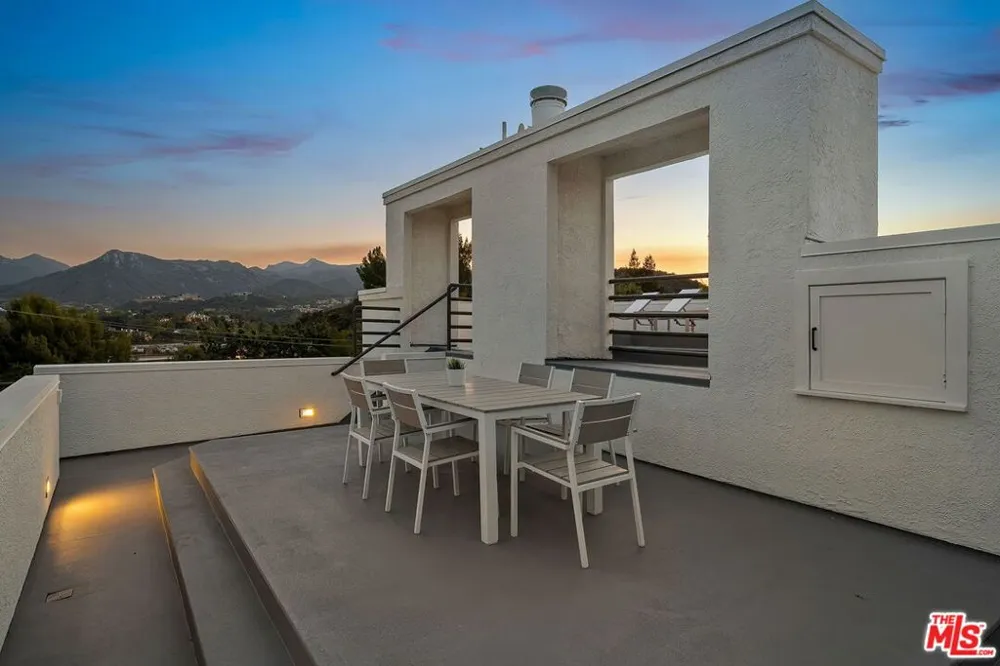 283 Lake Sherwood Drive Lake Sherwood, CA 91361