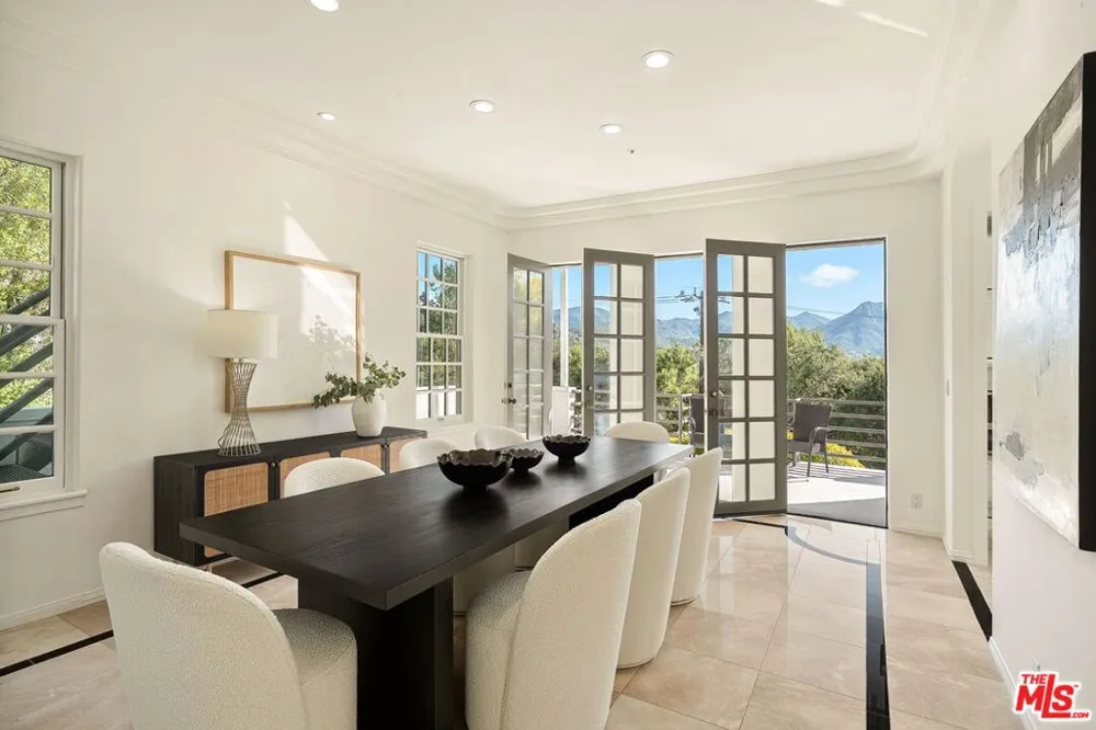 283 Lake Sherwood Drive Lake Sherwood, CA 91361