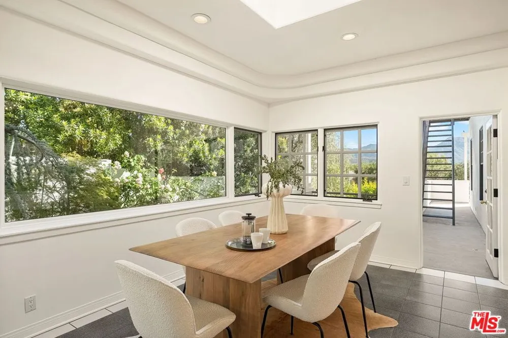 283 Lake Sherwood Drive Lake Sherwood, CA 91361