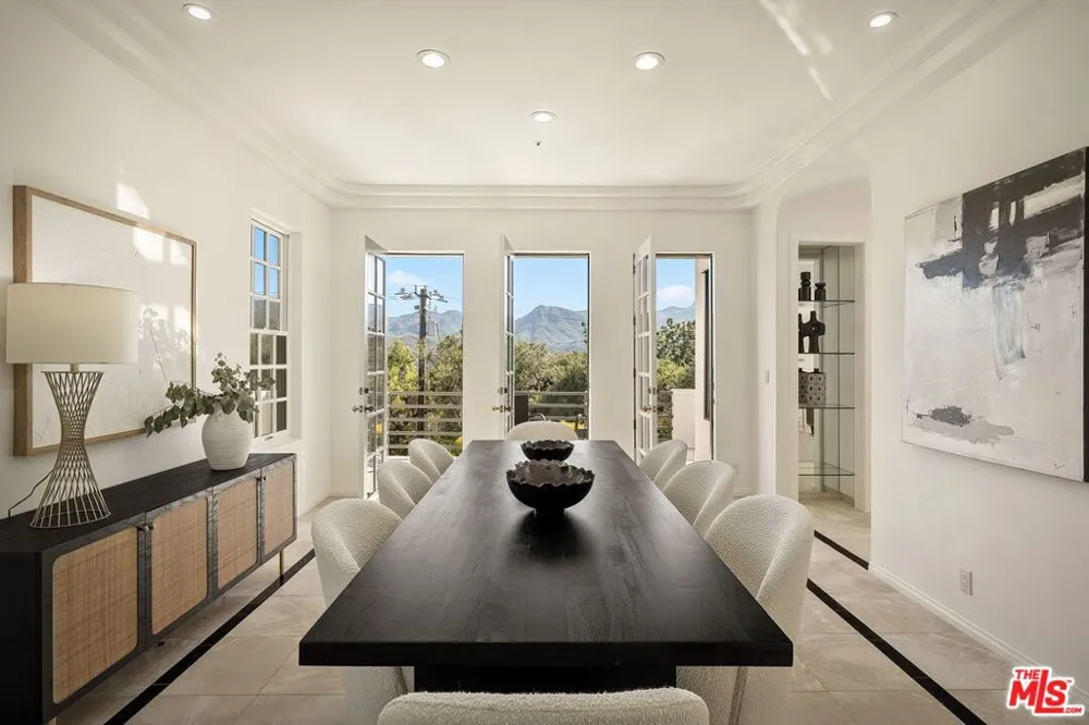 283 Lake Sherwood Drive Lake Sherwood, CA 91361