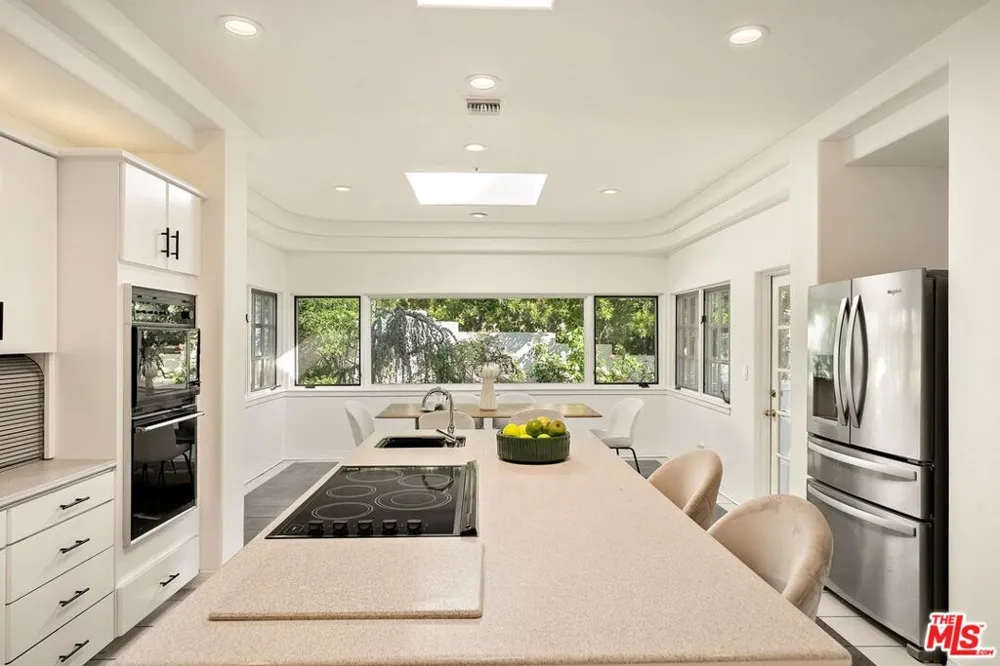 283 Lake Sherwood Drive Lake Sherwood, CA 91361