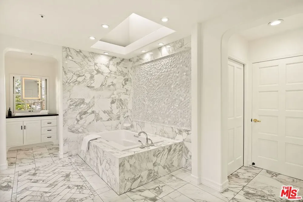 283 Lake Sherwood Drive Lake Sherwood, CA 91361