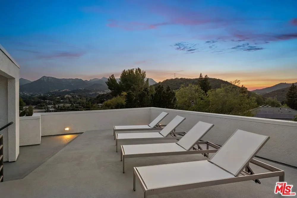 283 Lake Sherwood Drive Lake Sherwood, CA 91361