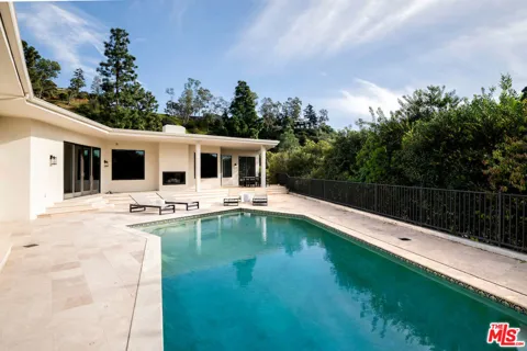 1845 Loma Vista Drive