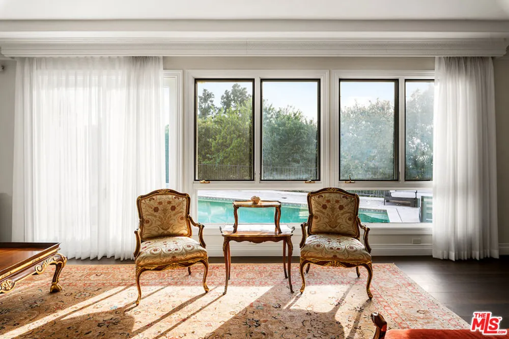 1845 Loma Vista Drive Beverly Hills, CA 90210