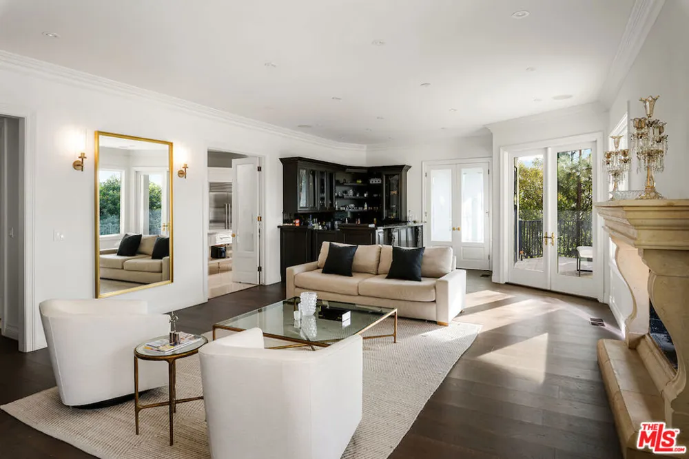 1845 Loma Vista Drive Beverly Hills, CA 90210