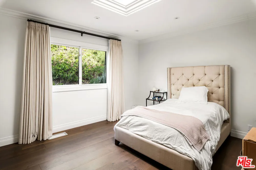 1845 Loma Vista Drive Beverly Hills, CA 90210