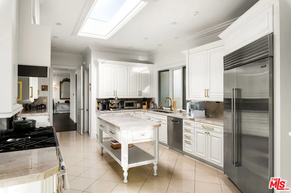 1845 Loma Vista Drive Beverly Hills, CA 90210