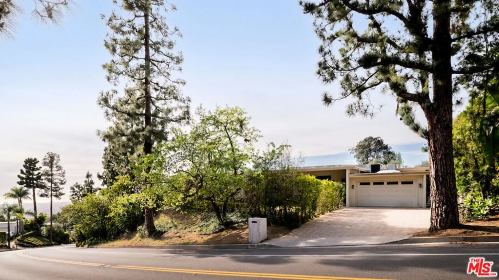 1845 Loma Vista Drive Beverly Hills, CA 90210