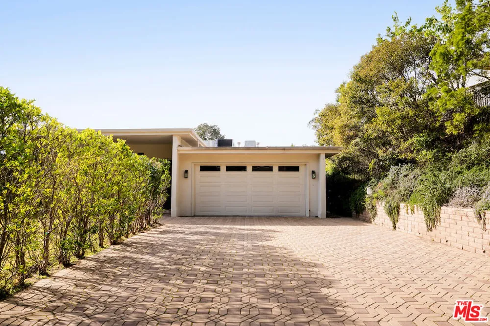 1845 Loma Vista Drive Beverly Hills, CA 90210