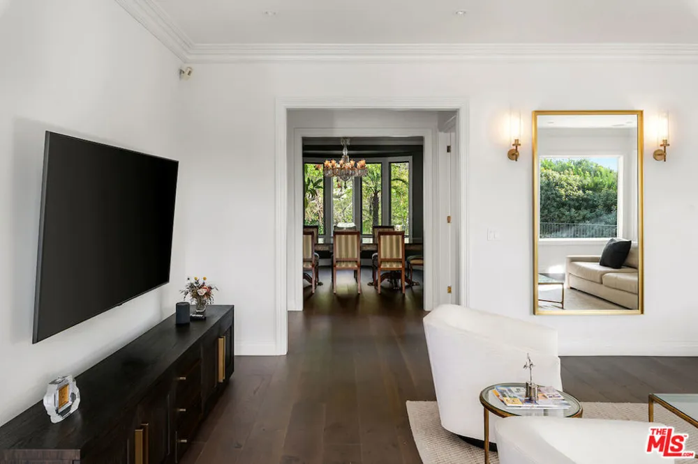 1845 Loma Vista Drive Beverly Hills, CA 90210