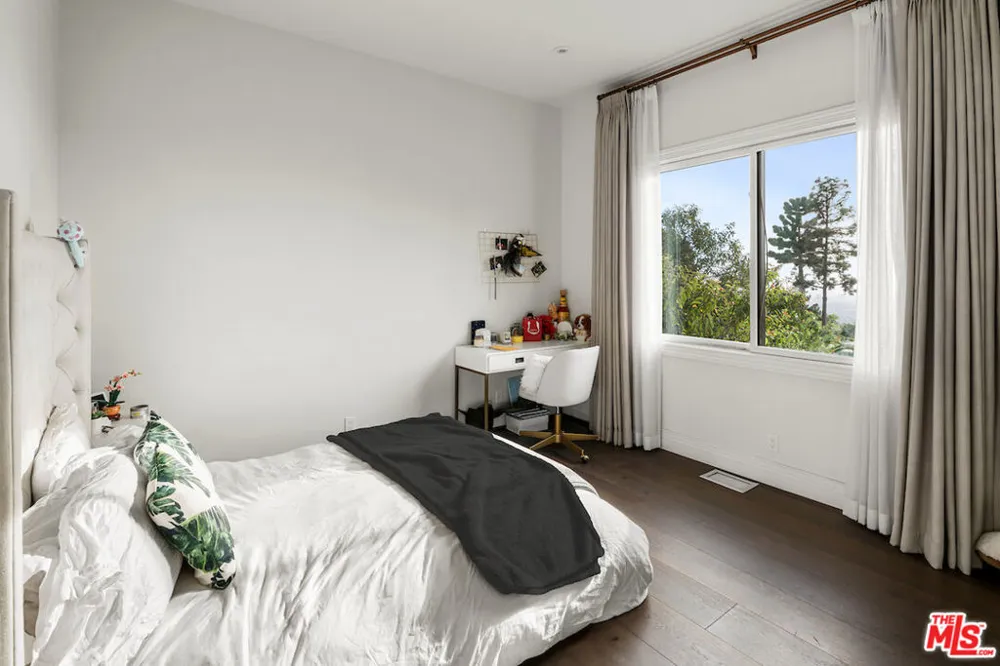1845 Loma Vista Drive Beverly Hills, CA 90210