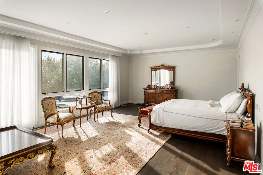 1845 Loma Vista Drive Beverly Hills, CA 90210