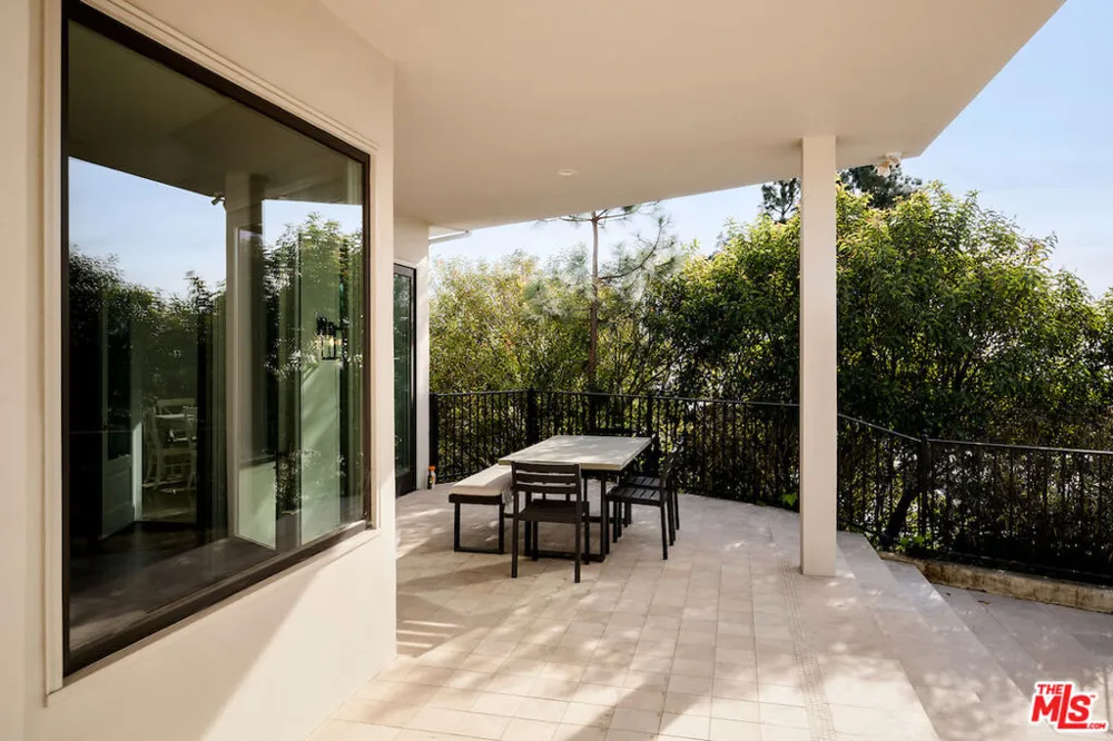 1845 Loma Vista Drive Beverly Hills, CA 90210
