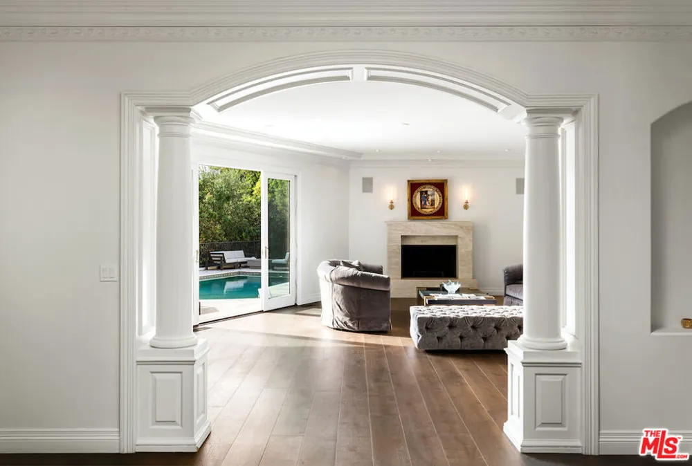 1845 Loma Vista Drive Beverly Hills, CA 90210