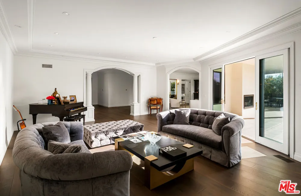 1845 Loma Vista Drive Beverly Hills, CA 90210