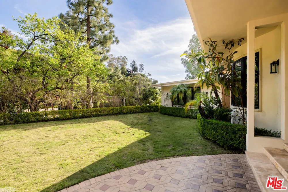 1845 Loma Vista Drive Beverly Hills, CA 90210