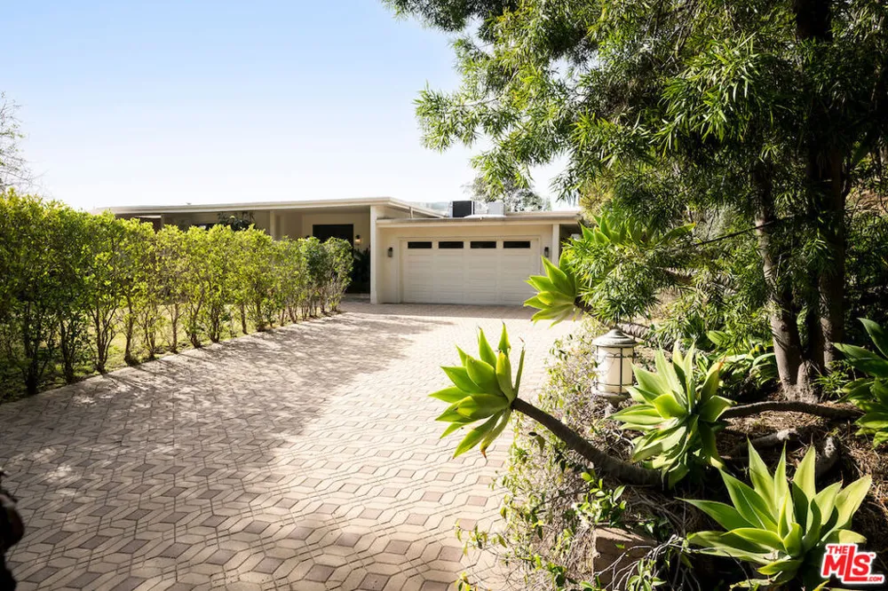 1845 Loma Vista Drive Beverly Hills, CA 90210